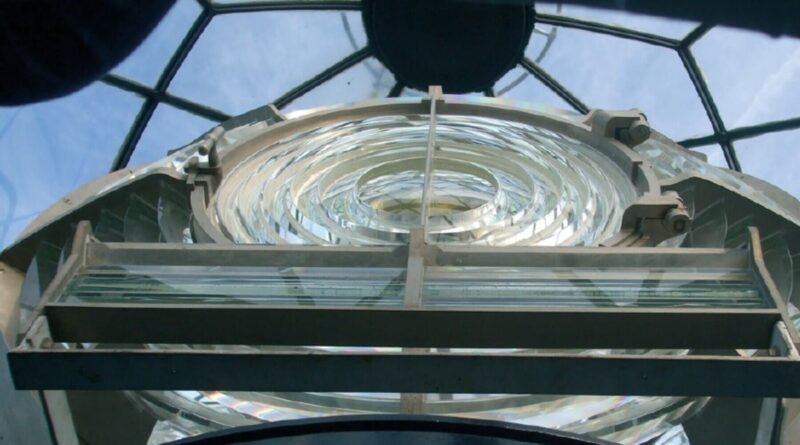 La ayuda estadounidense impulsó la gran modernización del Faro de Chipiona en 1963   