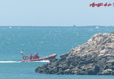 La Base Naval de Rota pone a prueba su respuesta ante un vertido de combustible