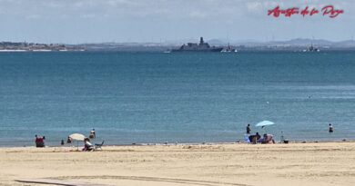 La corbeta turca TCG Burgazada F-513 zarpa de Rota tras una escala técnica rumbo al norte de Europa