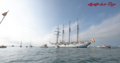 Elcano navega hacia Cádiz ante la llegada de su gran centenario