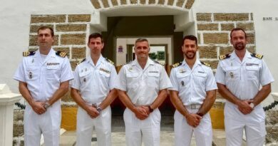 Cuatro buques de la Armada relevan a sus comandantes en Cádiz