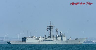 La fragata Canarias F-86 entra en Navantia Cádiz