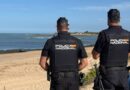 Policía Nacional en la playa de Peginas de Rota
