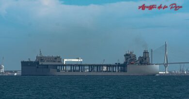 El USS Lewis B. Puller ESB-3 llega a la Base Naval de Rota