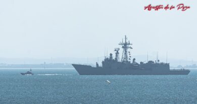 La Navarra F-85 y la Cristóbal Colón F-105 regresan a Rota