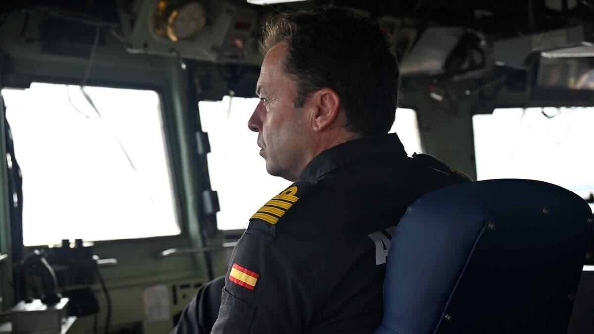 Comandante de Navio Mira a bordo de una fragata de la Armada española